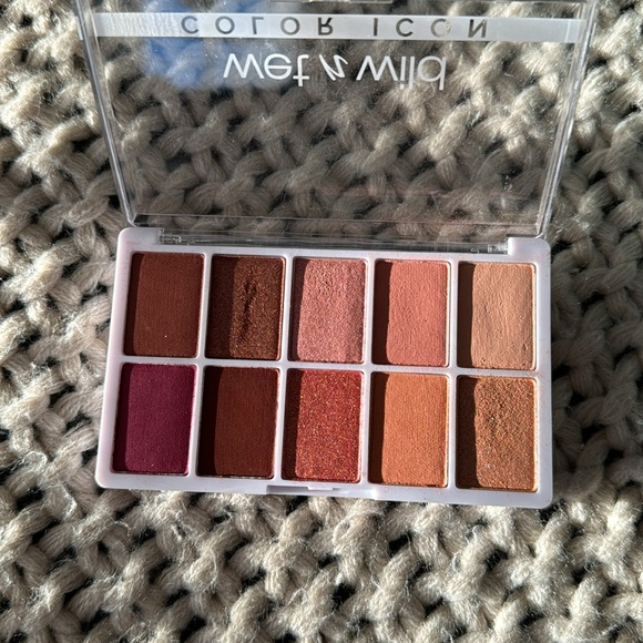 Wet n wild palette - Picture 2 of 3